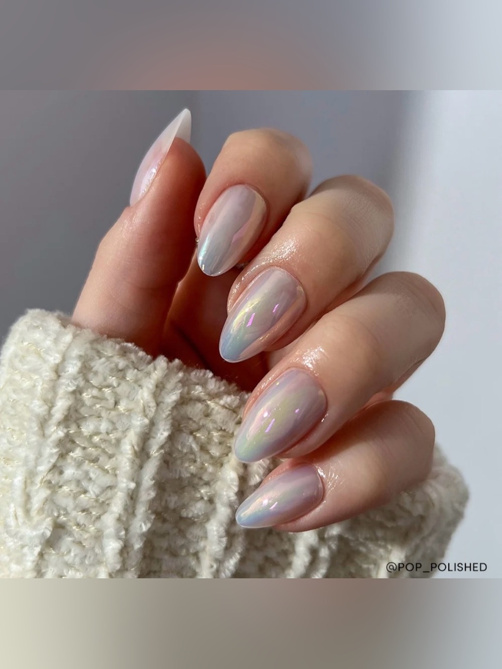 Glamnetic Short Almond Press-On Nails in ENTRANCED nib